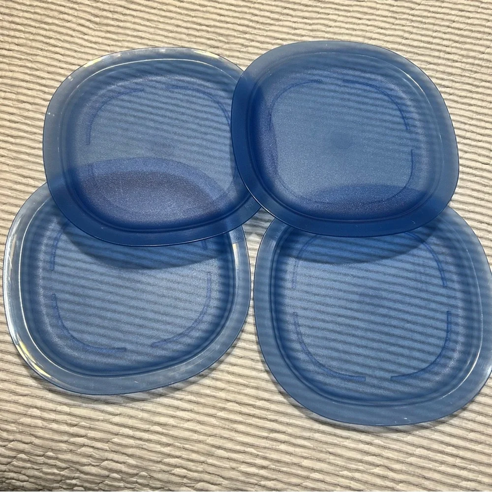 Vintage Tupperware Blue 9.5” microwaveable square luncheon plates (set of 4) - Picture 1 of 7